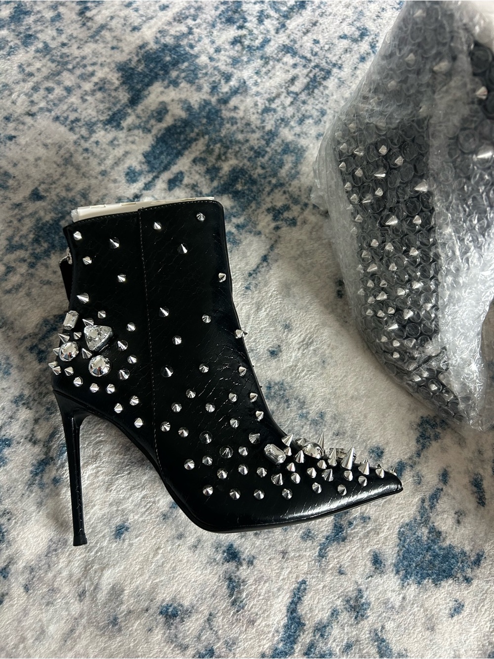 Steve Madden  • Black Studded Pointed Toe Stiletto Ankle Boots • 7.5
